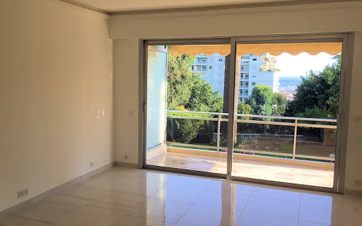Bat 77 CONCEPT SERVICES – Rénovation Bâtiment Plombier Electricien Cannes Antibes Golfe Juan à Vallauris