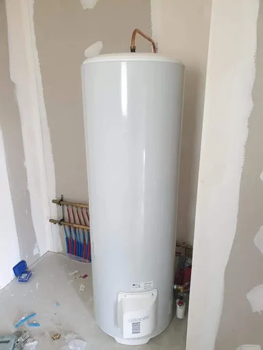 SOLUTION PCE : Dépannage d’urgence (Plomberie // Électricité)