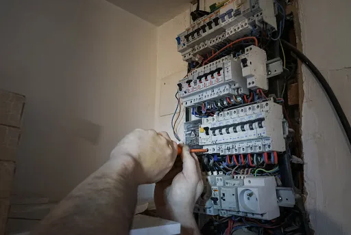 AVENIR ELEC 17 à Angoulins