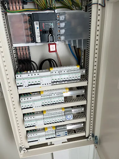 Modern Electric à Valencin