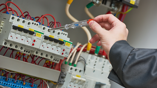 LCE ELECTRICITE – Renovation Depannage Mise aux normes – Claix & Alentours à Claix